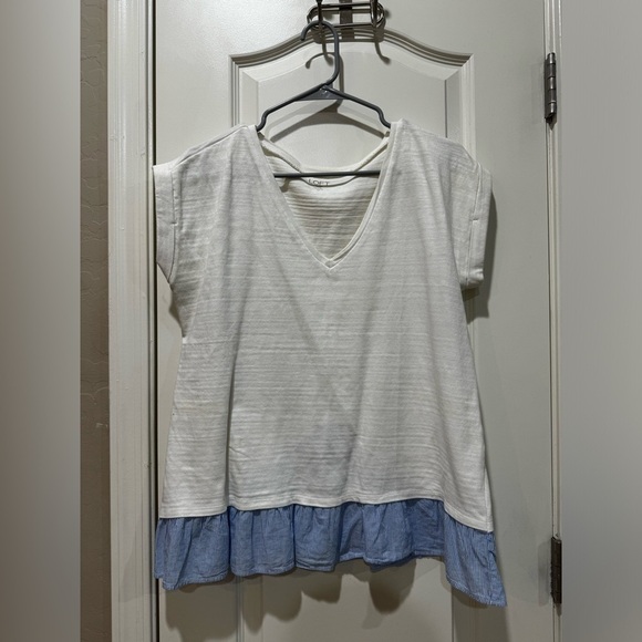 LOFT Tops - Loft detailed short sleeve large
